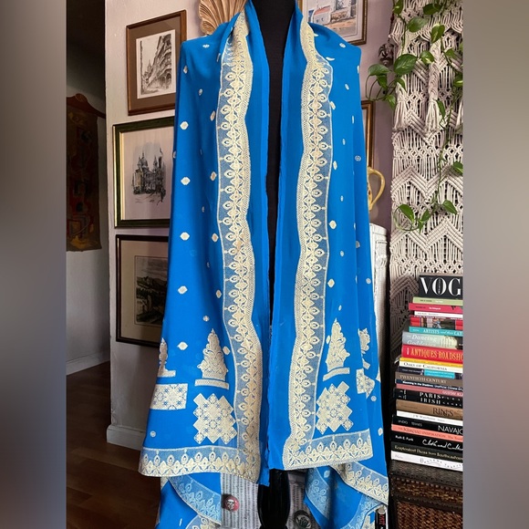 Electric blue chiffon silk wrap - Picture 8 of 12